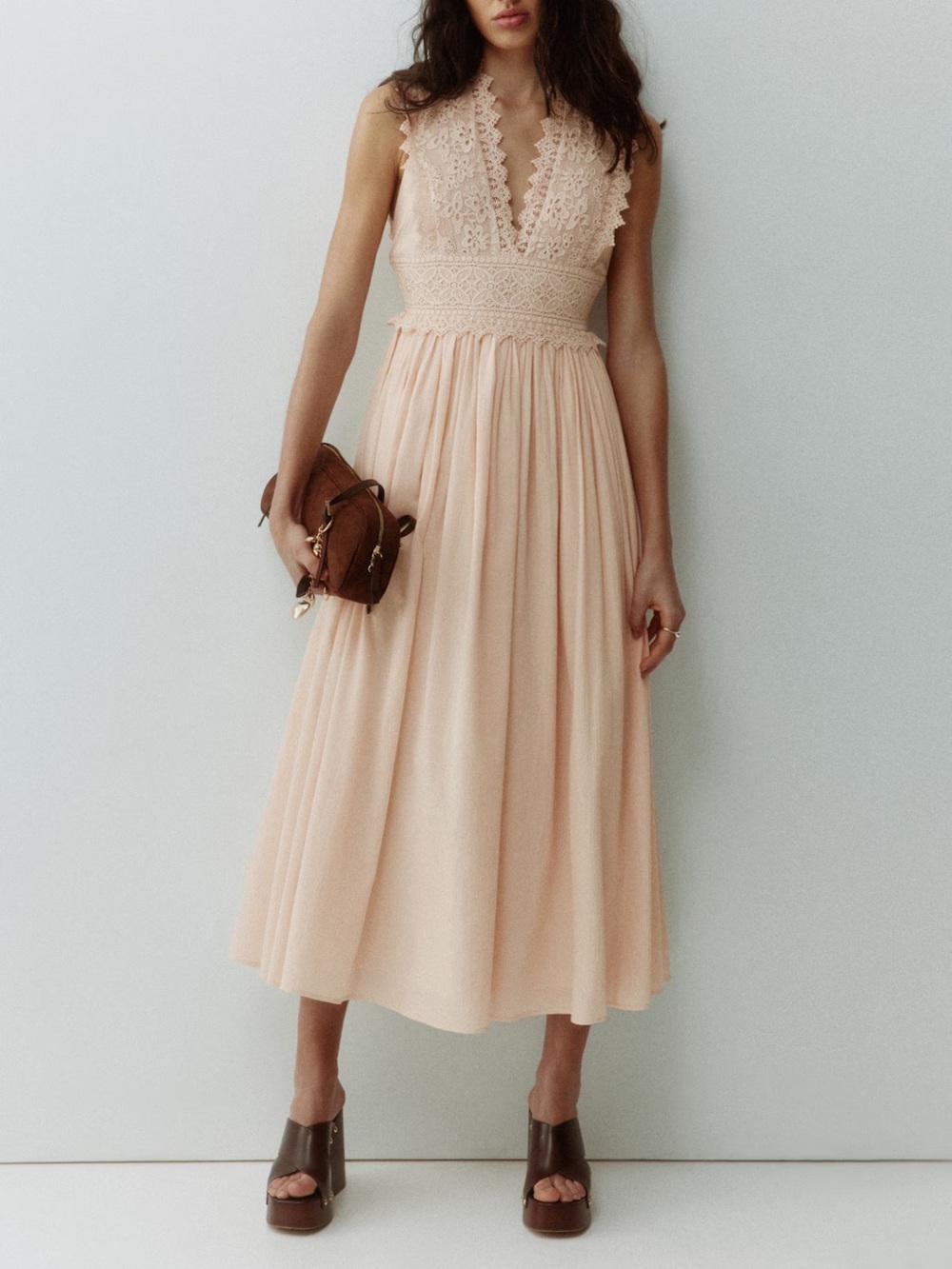H&M Lace V-Neck LACE-BODICE DRESS
Light beige